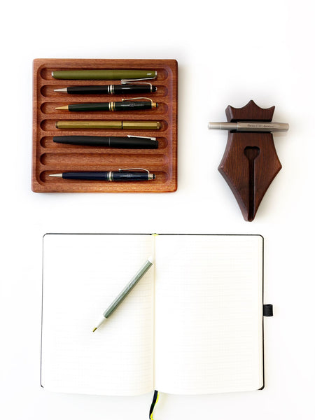 Eng. Leather - Wooden Pen Rest - Papier Plume