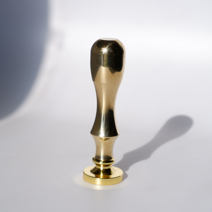 Gold metal wax seal handle with 8mm screw from Papier Plume, designed for sealing wax stamps and decorative craft projects.