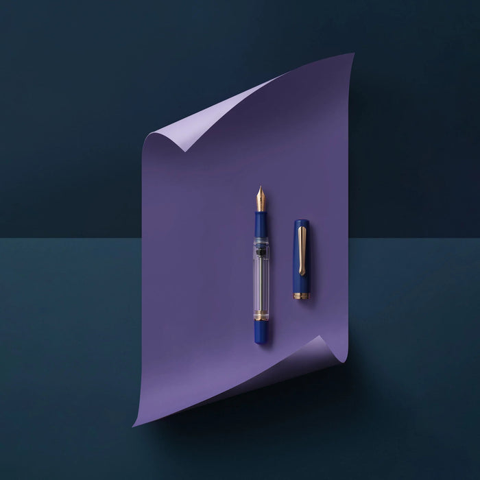 Nahvalur Original PLUS fountain pen with sapphire accents, sleek design, and polished metal finish.