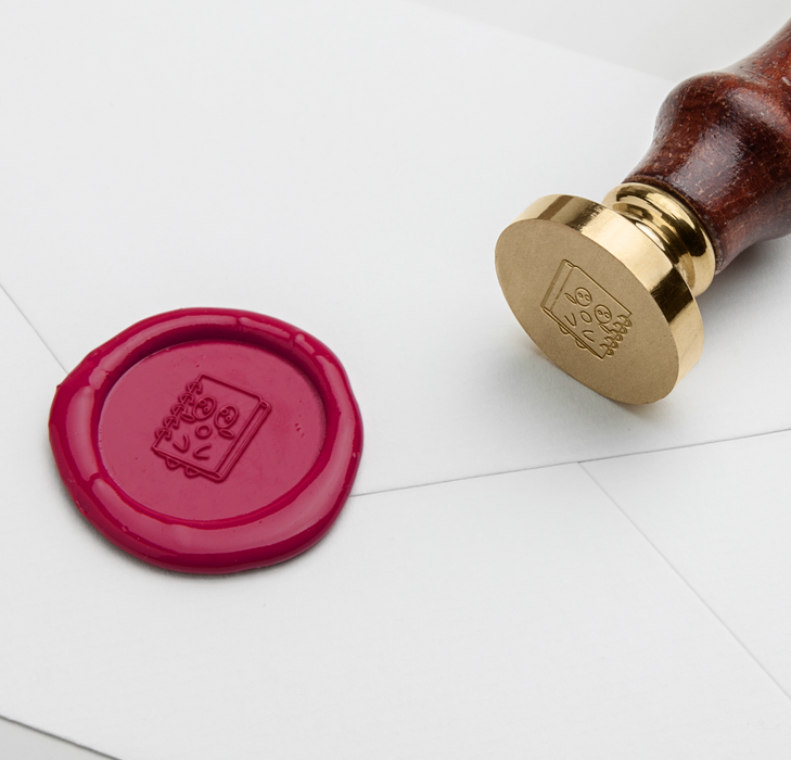 Papier Plume Little Craft Fest wax seal with a decorative design, perfect for sealing notebooks and adding a vintage touch.