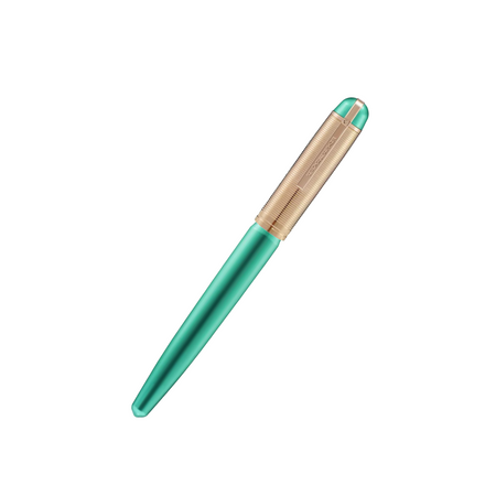 Wahl-Eversharp Skyline fountain pen with emerald green body and rose gold trim, showcasing a sleek, elegant writing instrument.