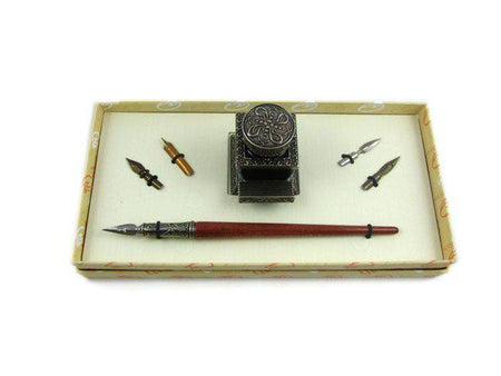 Bortoletti Paladio writing set inkwell with ornate design and gold accents, perfect for elegant writing accessories.