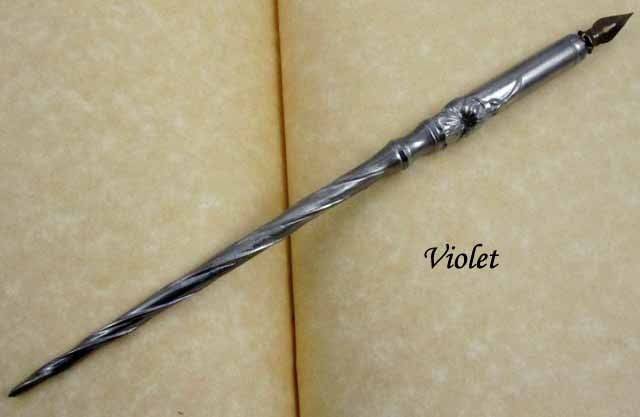 Le Potier D'etain pewter dip calligraphy pen with Fleur-de-Lys design for elegant writing and artistic lettering.