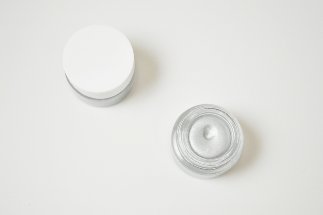 Bortoletti Seal Cream Pots wax seal set with gold-colored wax seals and cream-colored sealing wax for elegant sealing.
