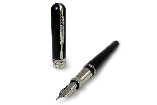 Pineider Avatar UR fountain pen in Graphene Black with fine nib, showcasing sleek design and elegant craftsmanship.